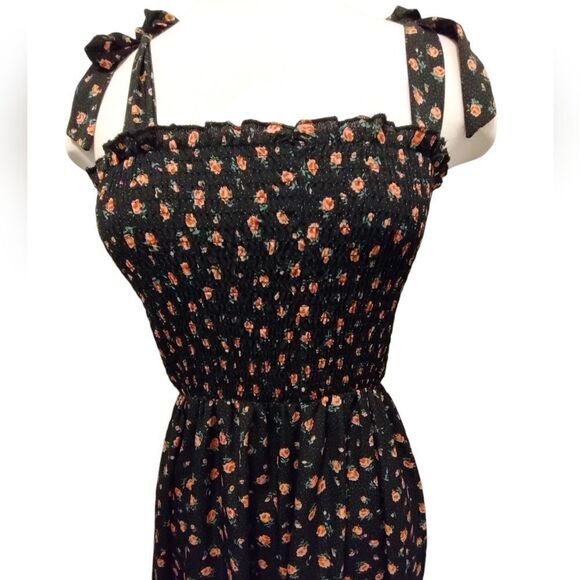 Violette Floral Cut Out Maxi Dress - Picture 5 of 6